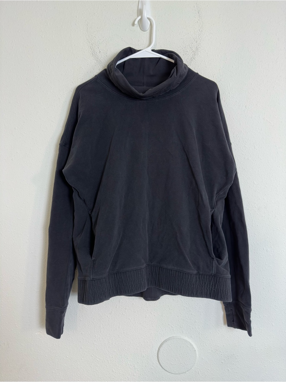 Lululemon find your unwind gray pullover sweatshirt